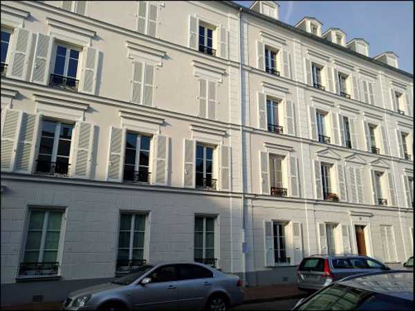 UN PAVILLON D'HABITATION