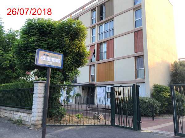 UN  APPARTEMENT DE 4 PIECES