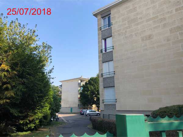UN APPARTEMENT