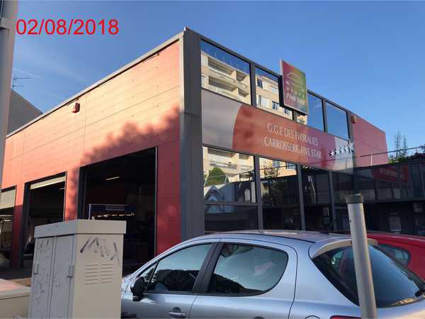UN LOCAL COMMMERCIAL DE 811 M²