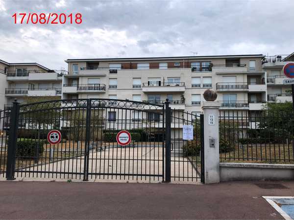 UN APPARTEMENT