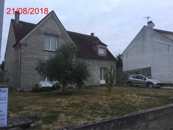 UN   PAVILLON DE 165.90