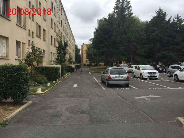 UN APPARTEMENT 