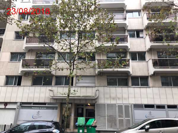 UN APPARTEMENT