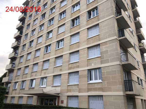 UN APPARTEMENT
