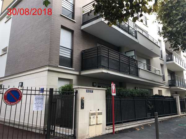 UN APPARTEMENT
