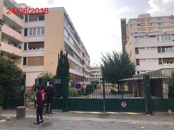 UN APPARTEMENT, Bât.A, Esc N4, au 1er étage, porte droite, comprenant : entrée, séjour, 4 chambres, cuisine, SdE, WC, cabinet de toilette et dégagement
CAVE n°53 au sous-sol
