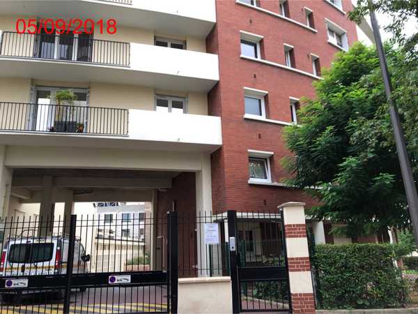 UN APPARTEMENT