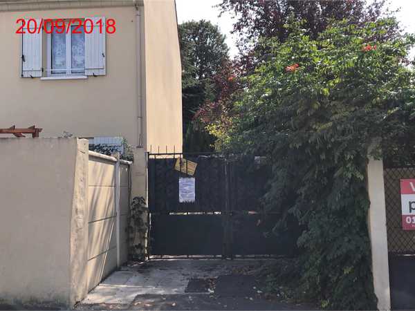 UNE MAISON