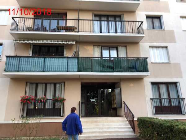 UN APPARTEMENT
