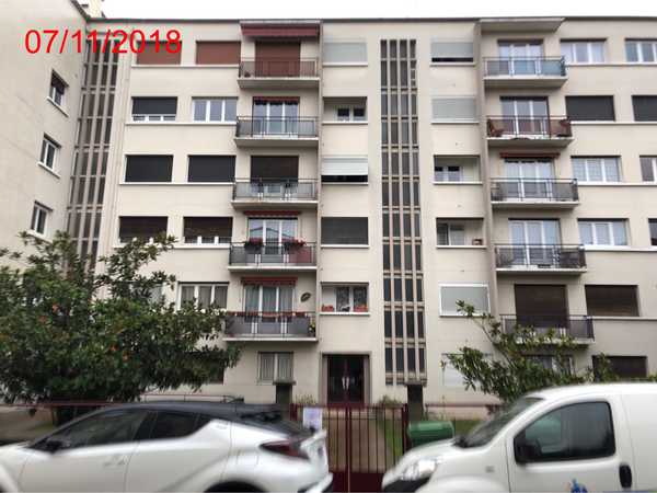 UN APPARTEMENT