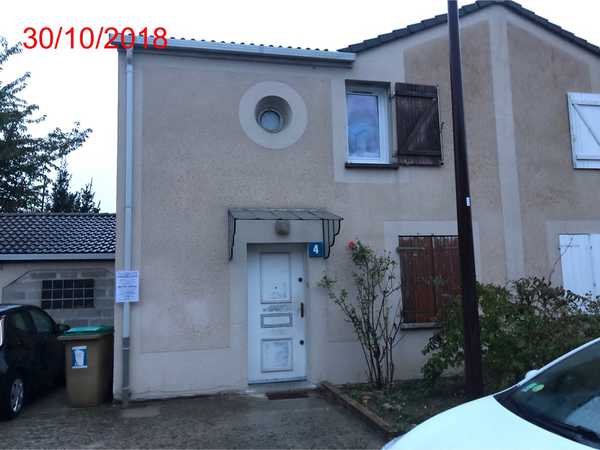 UNE MAISON MITOYENNE