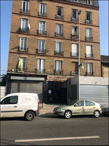 UN APPARTEMENT