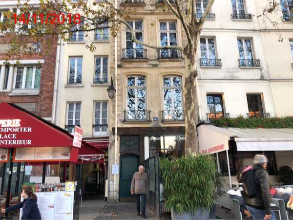 UN APPARTEMENT