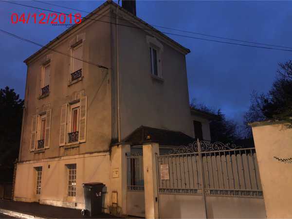 UNE PAVILLON