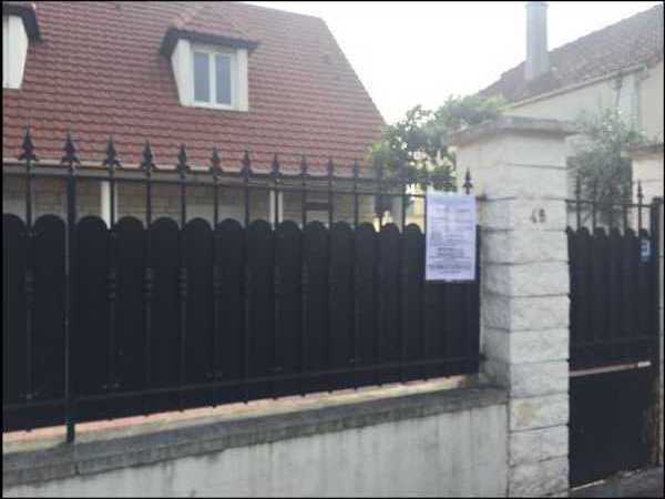 UN PAVILLON D'HABITATION