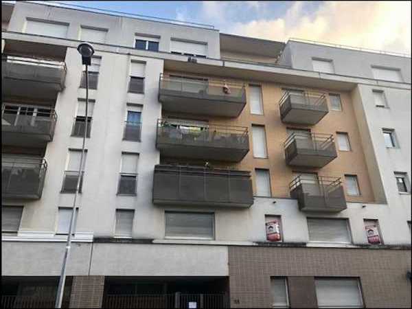 UN APPARTEMENT
