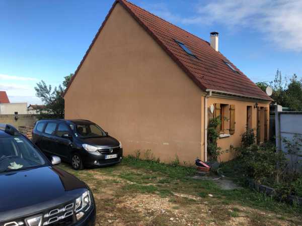 UN  PAVILLON D'HABITATION