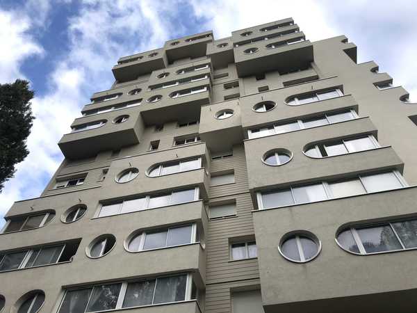 UN APPARTEMENT