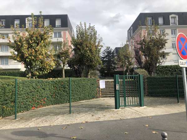 UN APPARTEMENT