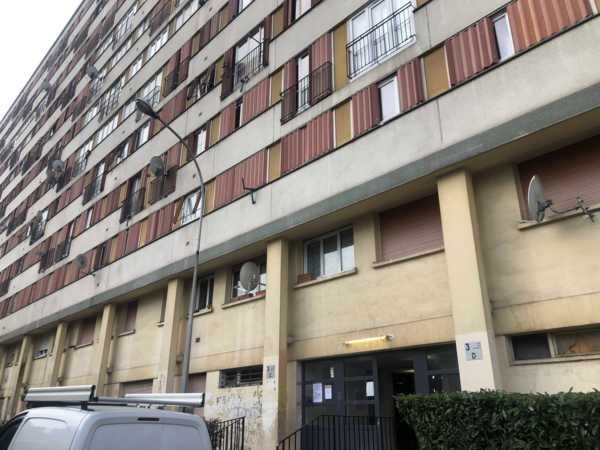 UN APPARTEMENT
