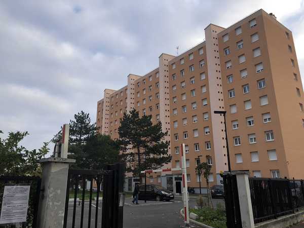UN  APPARTEMENT DE 75,49 M²