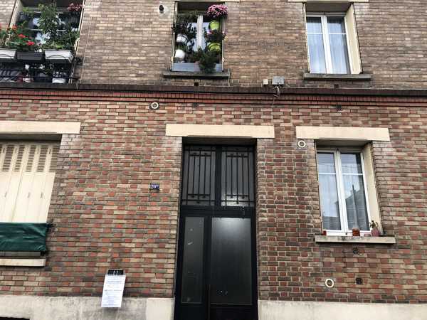 UN APPARTEMENT