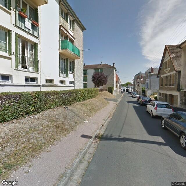 UN ENSEMBLE IMMOBILIER composée : une cave n°21 dans le Bâtiments C;

D'un appartement de type F4 dans le bâtiment C au deuxième étage , escalier 3 comprenant : cuisine, salle de séjour, trois chambres, couloir, salle d'eau, séchoir, WC.