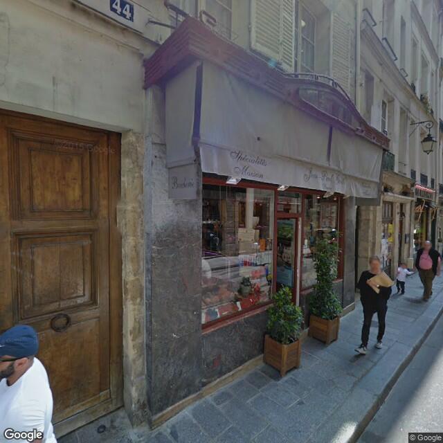 UN APPARTEMENT