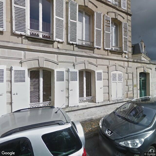 UN APPARTEMENT