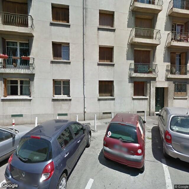 UN APPARTEMENT