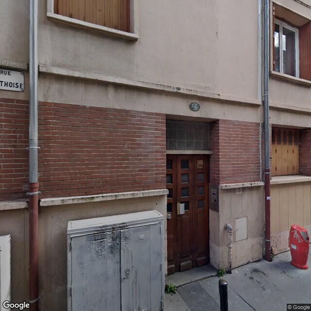 UN APPARTEMENT
