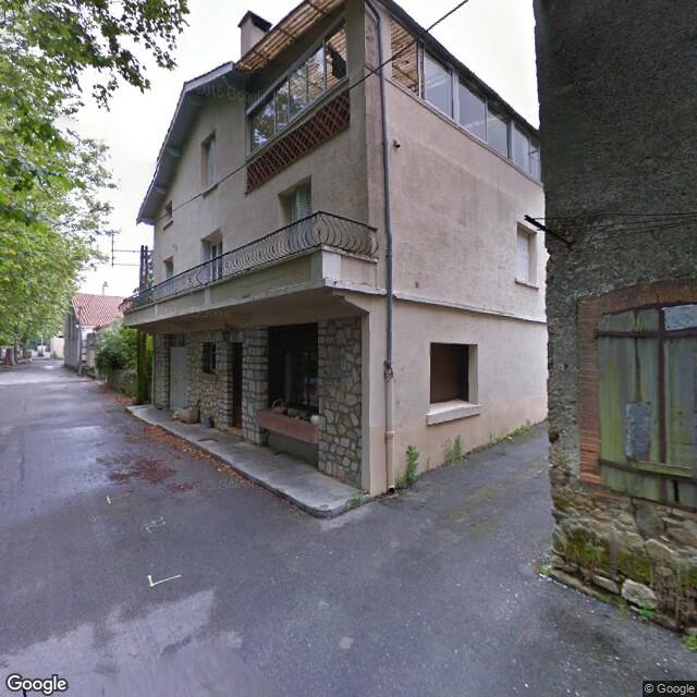 UNE  VILLA 