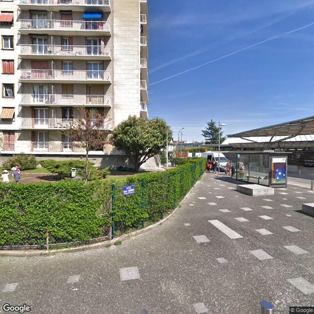 UN APPARTEMENT