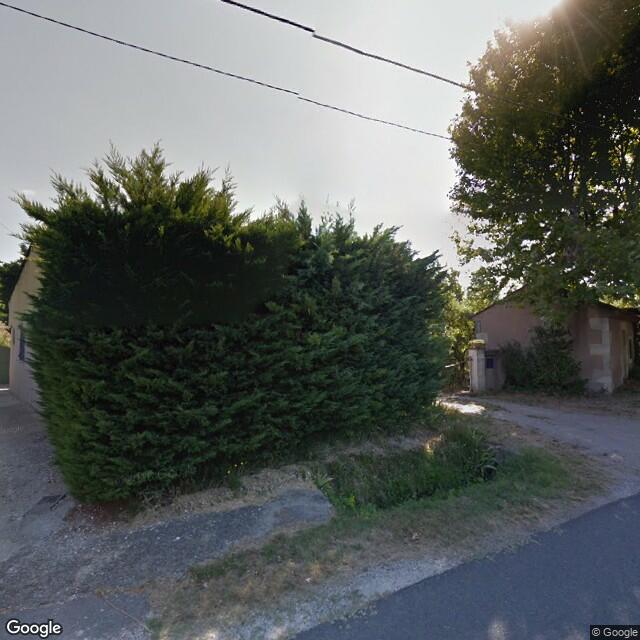 UNE MAISON