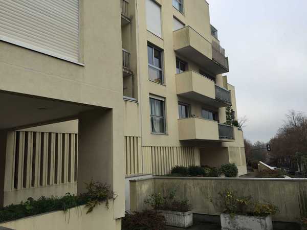 UN APPARTEMENT