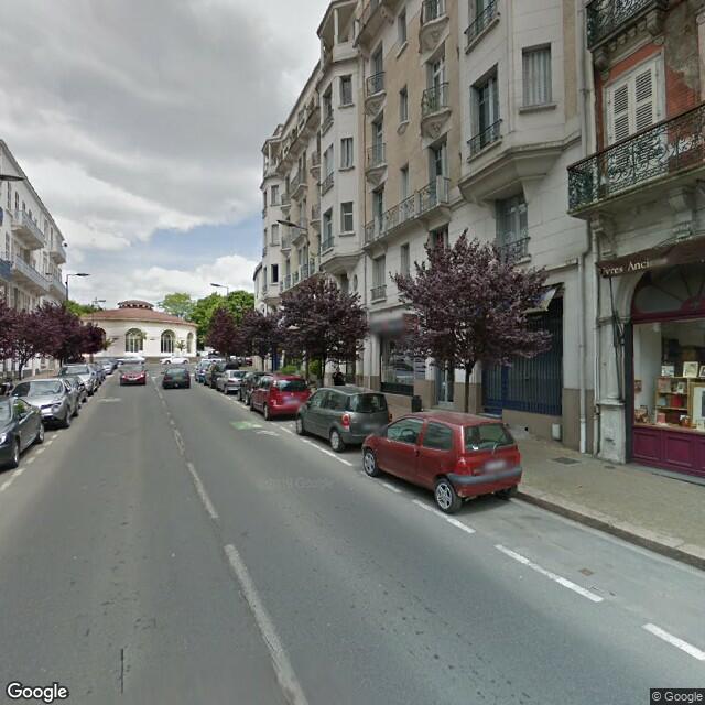 UN ENSEMBLE IMMOBILIER