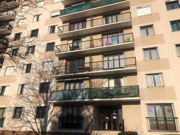 UN APPARTEMENT