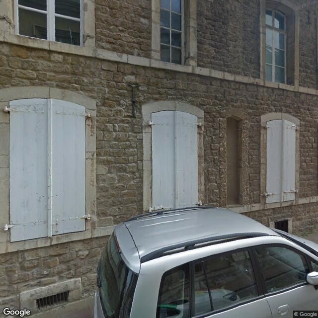 UNE MAISON D'HABITATION