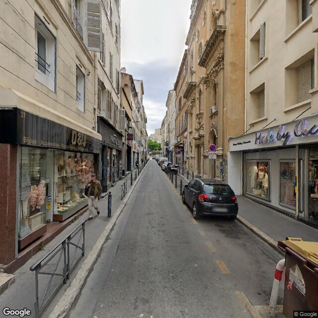 UN APPARTEMENT
