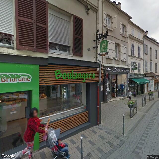 UN APPARTEMENT
