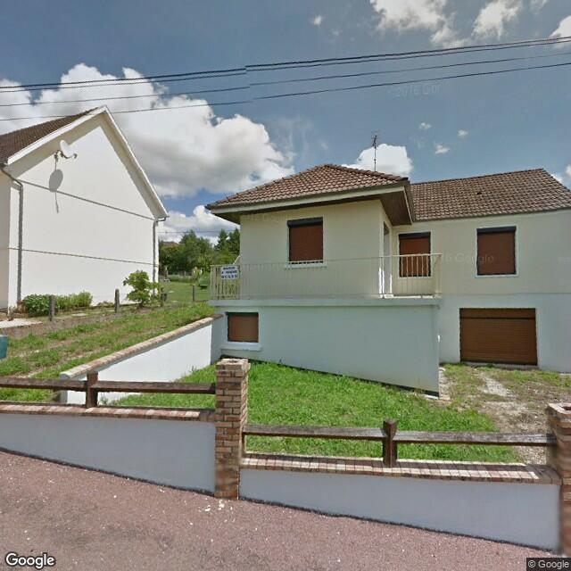 UNE MAISON