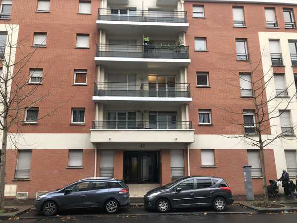 UN APPARTEMENT