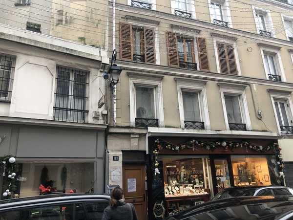 UN APPARTEMENT