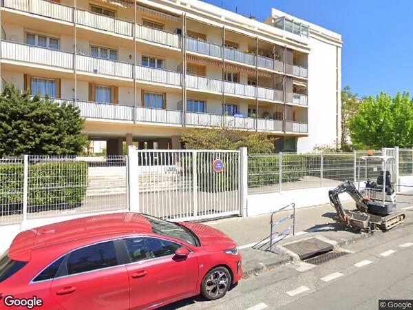 UN APPARTEMENT