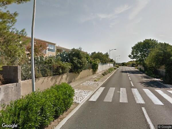DANS UN ENSEMBLE IMMOBILIER