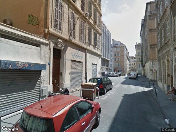 UN APPARTEMENT