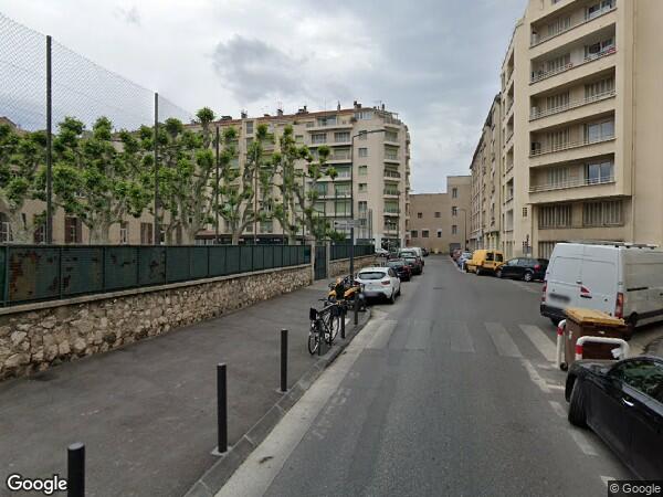 UN APPARTEMENT