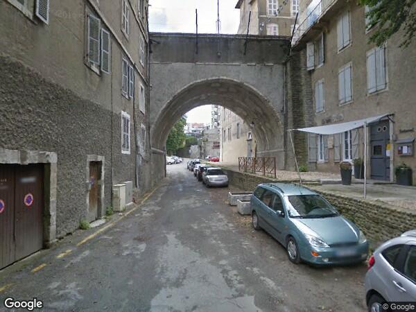 UN APPARTEMENT