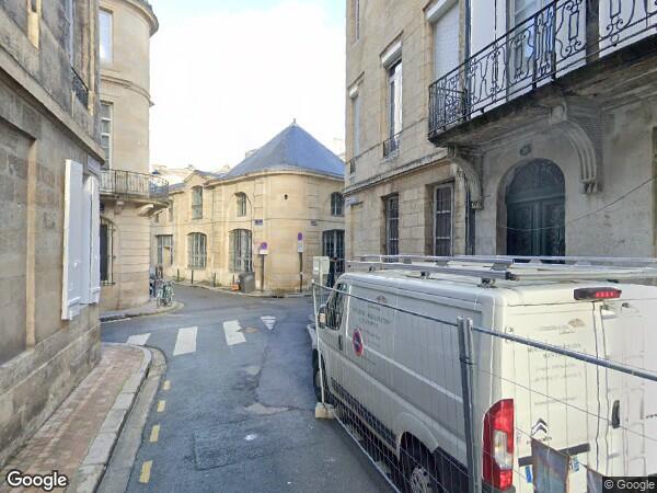 UN APPARTEMENT